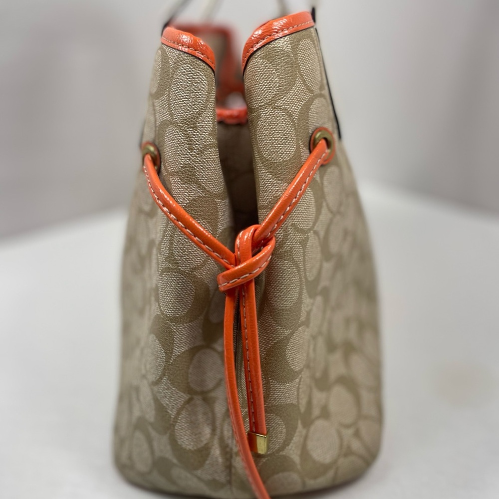 Coach Gorgeous Beige and Orange Shoulder Tote 👜 - Picture 4 of 11